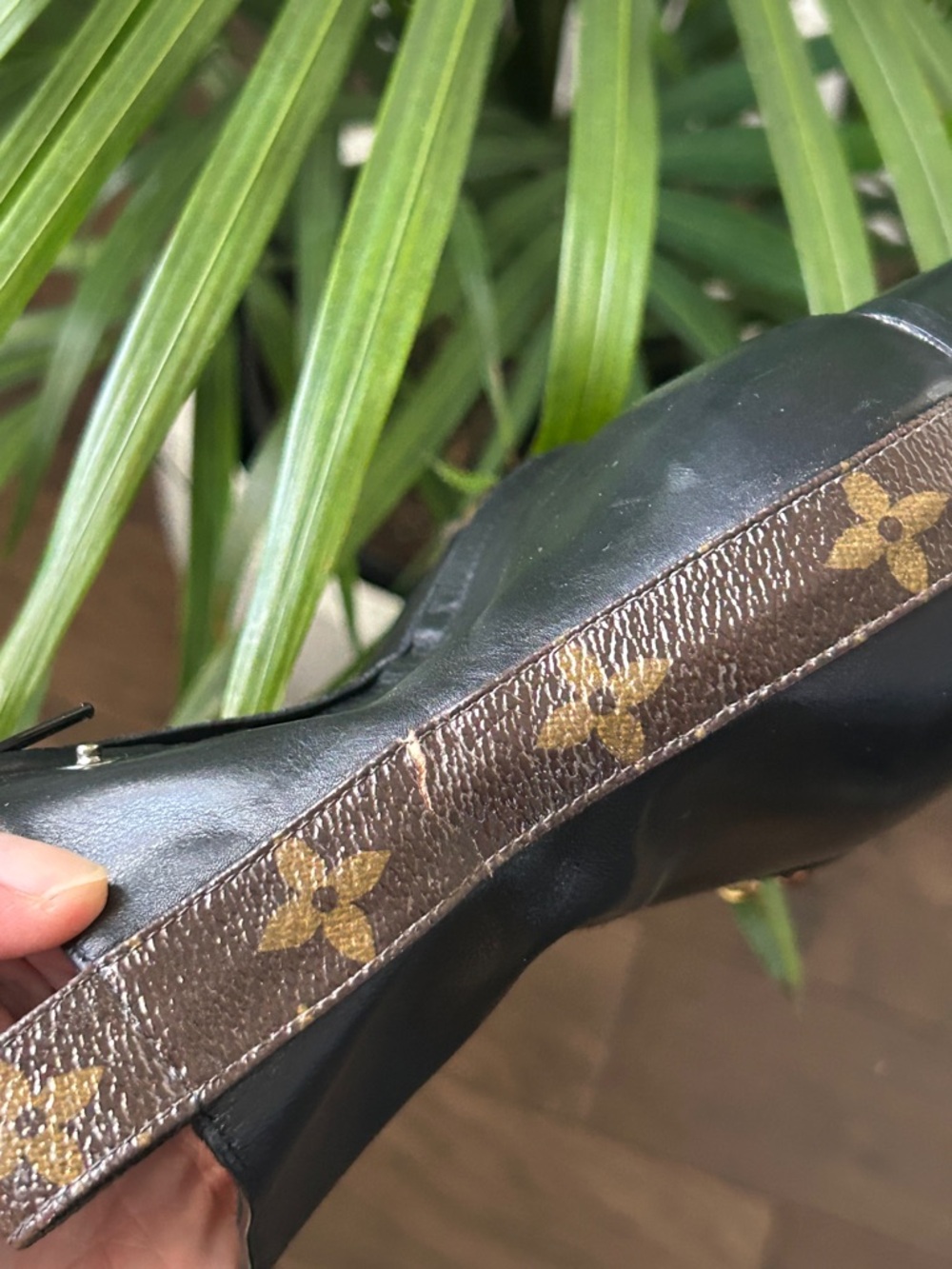 Louis Vuitton Black Leather Studded Ankle Boots  – Size 39 - Picture 14 of 15